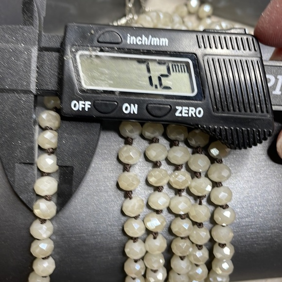 64" Beautiful White Hand Knotted Faceted Glass Flapper Beads Very Vintage 1920's - Picture 9 of 9